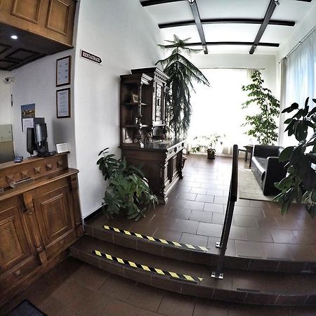 Hotel Faust Дечин Екстериор снимка