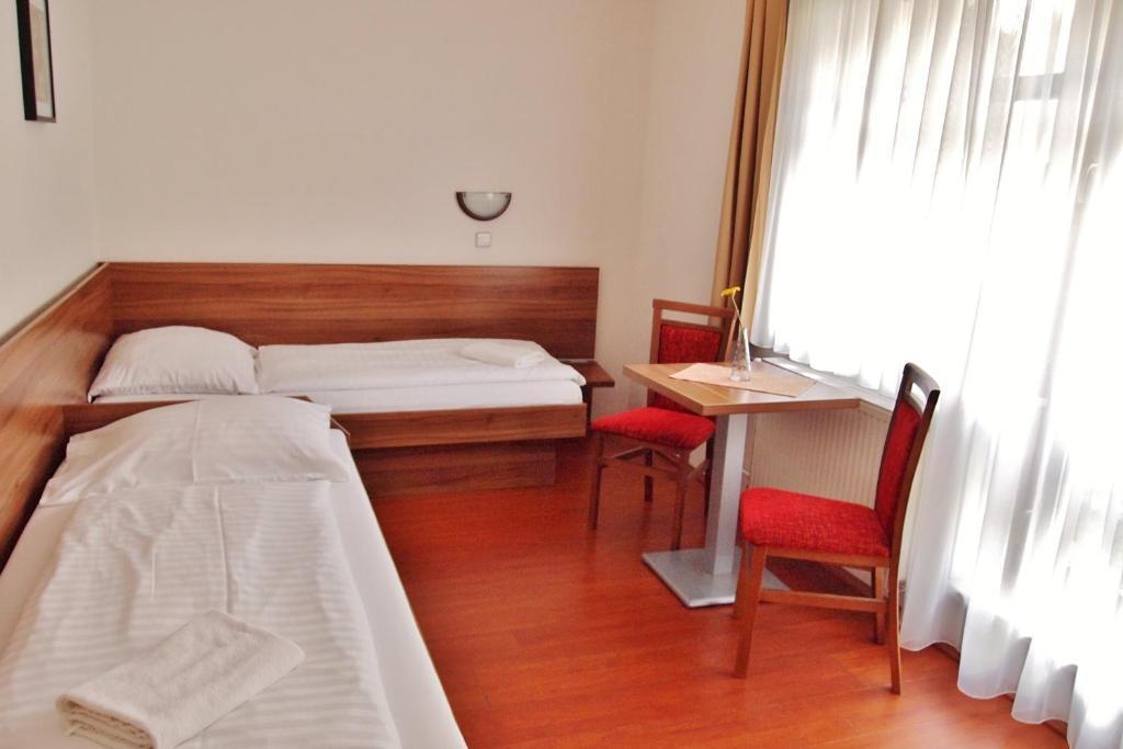 Hotel Faust Дечин Екстериор снимка