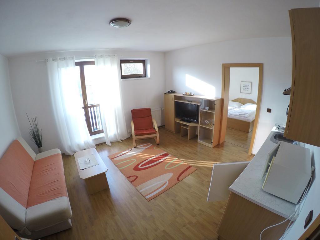 Hotel Faust Дечин Екстериор снимка