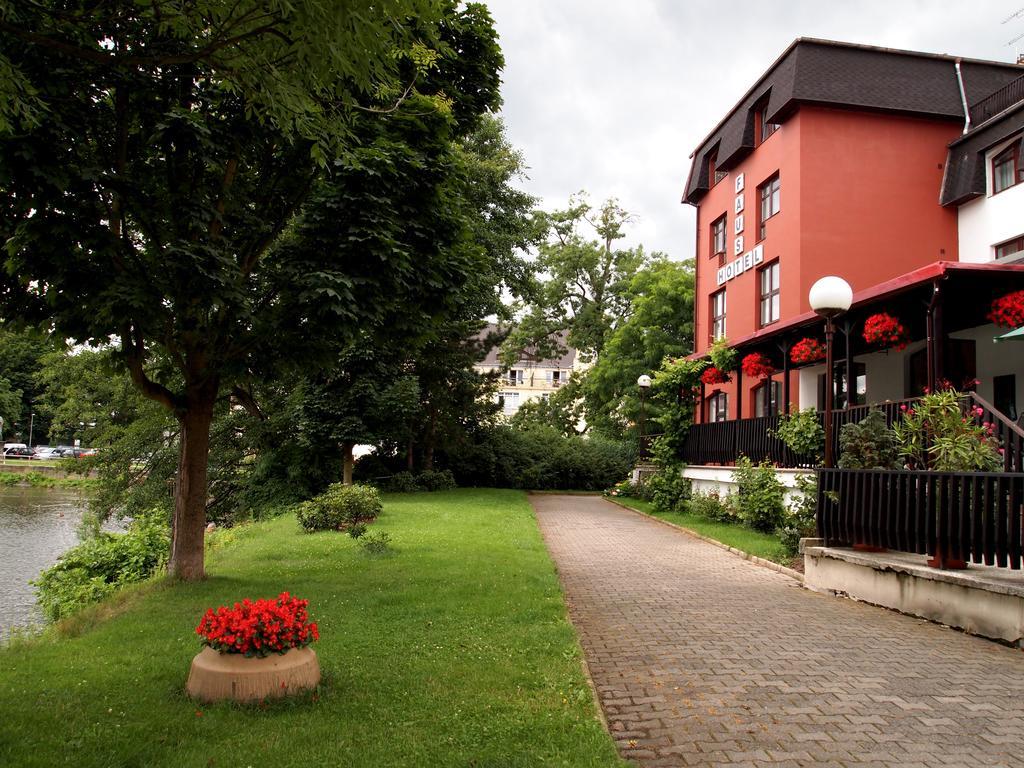 Hotel Faust Дечин Екстериор снимка