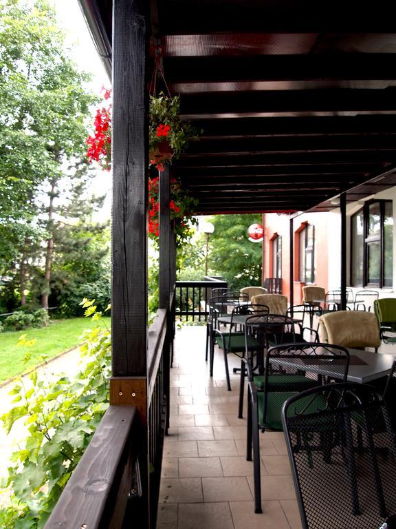 Hotel Faust Дечин Екстериор снимка